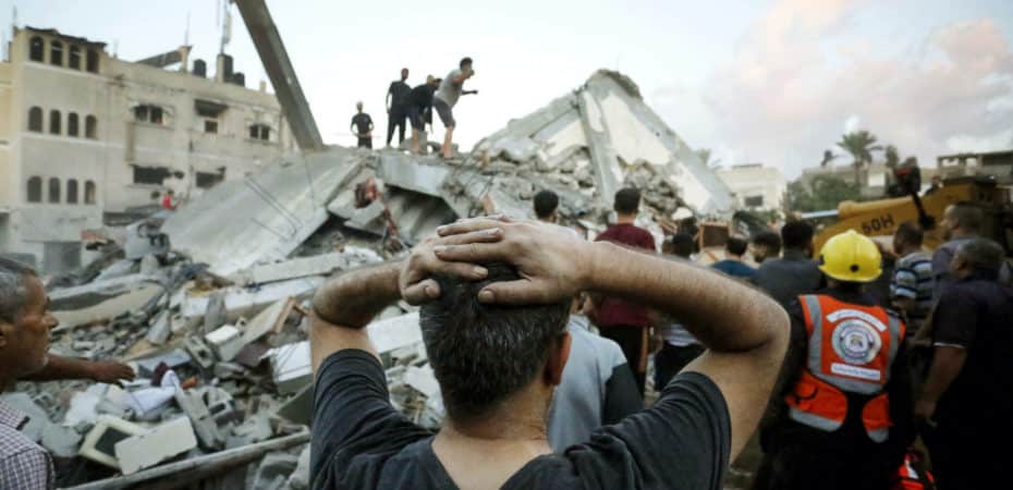 Israel afirma que 155 rehenes están en manos de Hamás al tiempo que sigue apostando tropas frente a Gaza