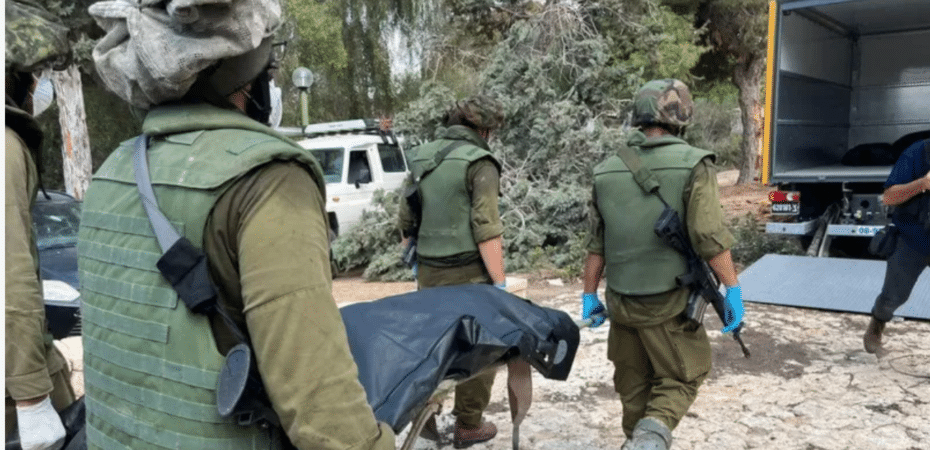 “Es una masacre”: los cuerpos encontrados en Kfar Aza, uno de los kibutz israelíes atacados por Hamás