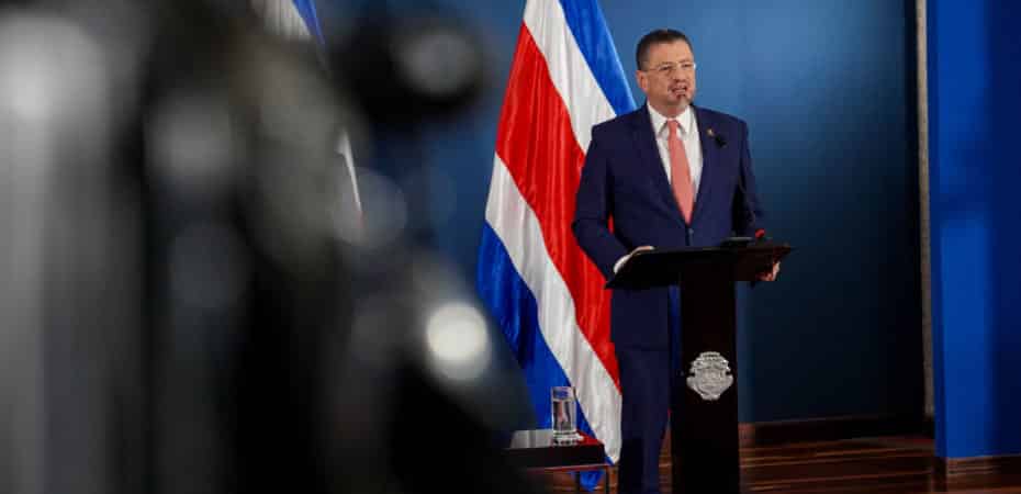Chaves cataloga como “pifia” declaraciones del presidente del BCIE en tv hondureña
