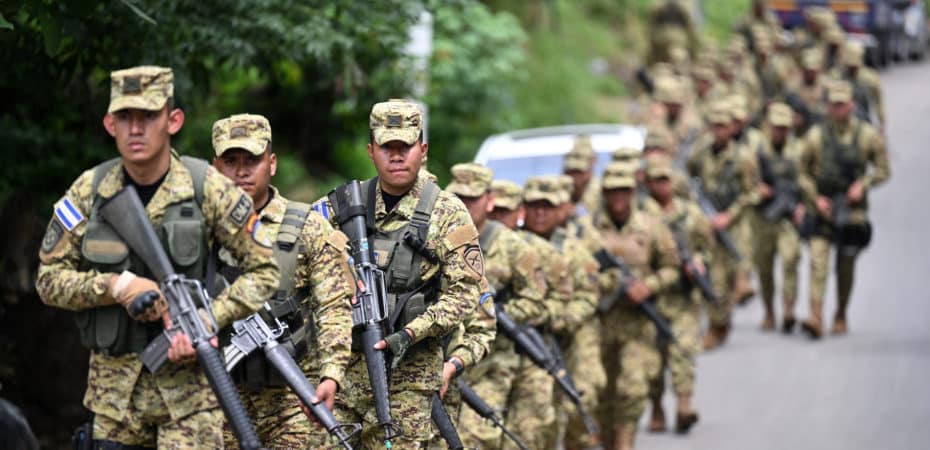 Bukele despliega 4.000 militares y policías en busca de más pandilleros en El Salvador