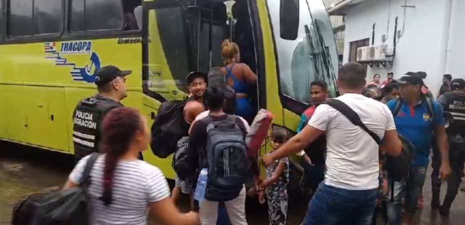 Ministro de Seguridad defiende operativo para traslado de migrantes por Costa Rica ante nuevas protestas
