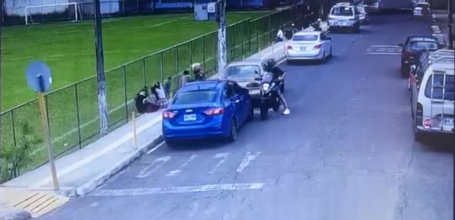 Video | OIJ confirma muerte de hombre atacado a disparos frente a plaza de fútbol en Heredia