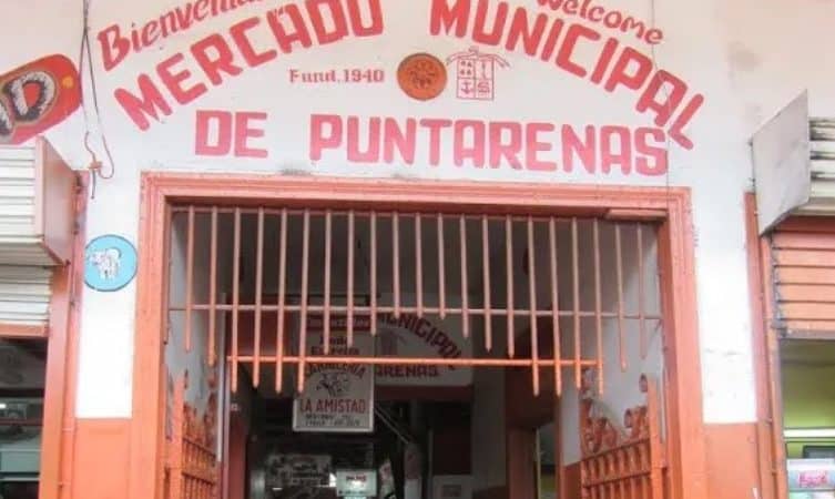 Ministerio de Salud clausura el Mercado Municipal de Puntarenas