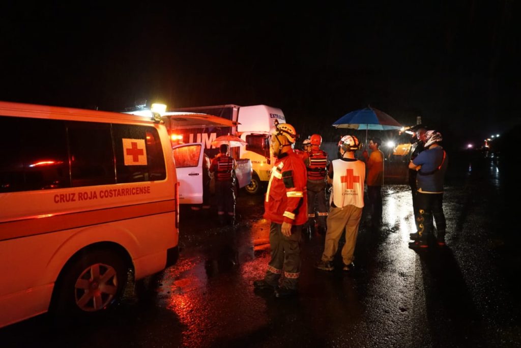 Cruz Rojas inundaciones rescate de personas