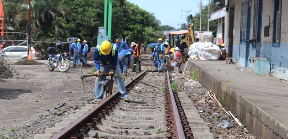 Incofer y Conavi realizan obras en intersección del tren en San Rafael de Ojo de Agua y cierran la vía