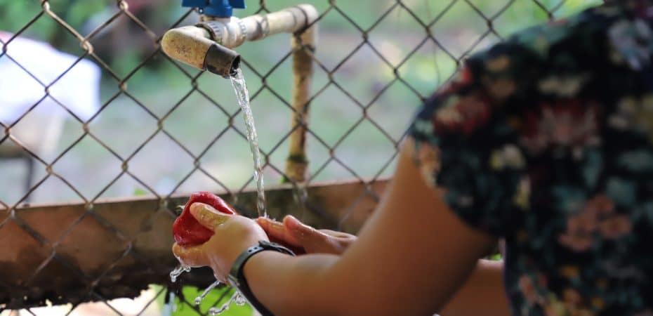 AyA suspende servicio de agua en Moravia y Goicoechea tras denuncias de olor a gasolina