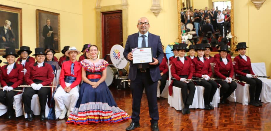 Banda de Zarcero recibe distinción de la Cancillería antes de participar en Desfile de las Rosas 2024