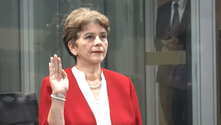Contralora Marta Acosta: “en las contrataciones de Sinart en 2023 la excepción se convirtió en la regla”