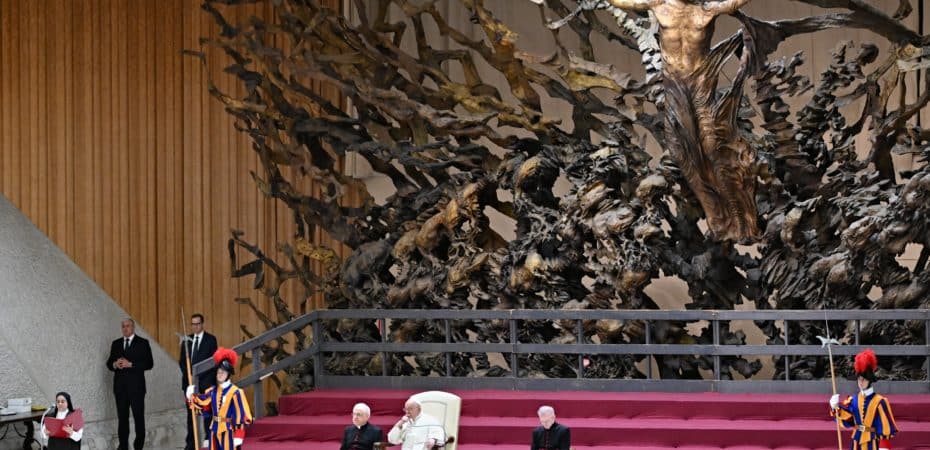 El Vaticano autoriza las bendiciones no litúrgicas de parejas del mismo sexo