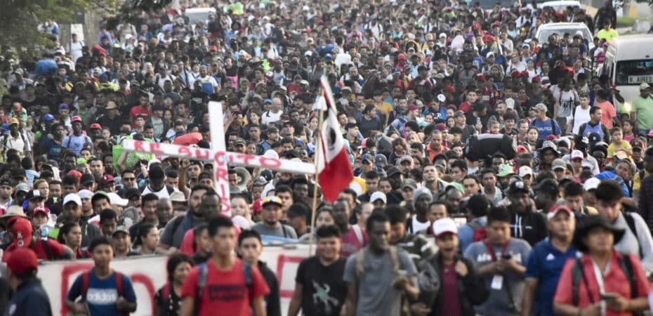Centenares de migrantes parten en caravana hacia EE.UU. desde el sur de México
