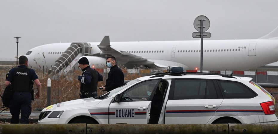 Avión que iba a Nicaragua con 303 pasajeros bloqueado en Francia partió rumbo a India