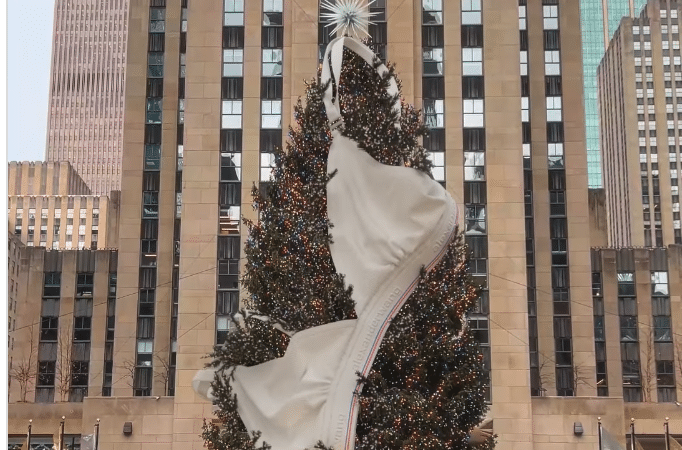 ¿El árbol de Navidad del Rockefeller Center en Nueva York tiene un enorme brasier?