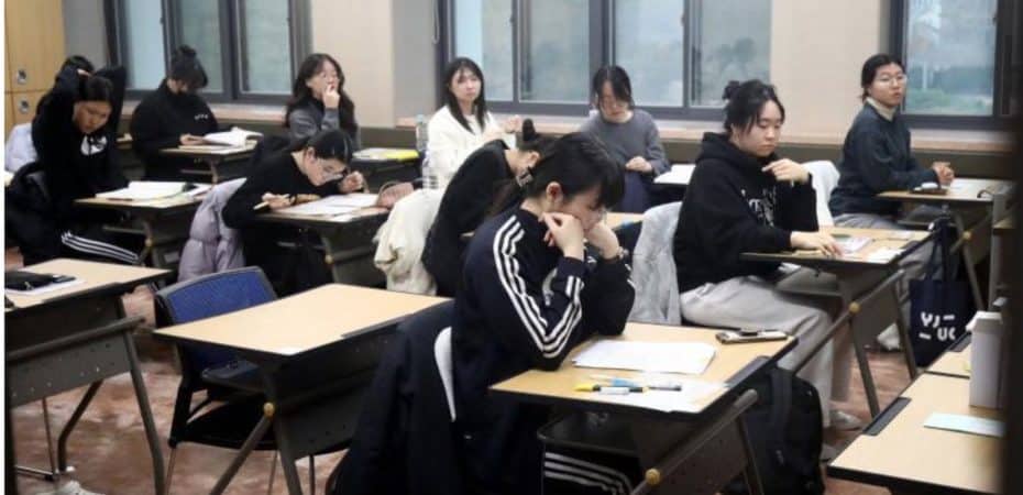 Estudiantes demandan al gobierno de Corea del Sur porque su examen terminó 90 segundos antes