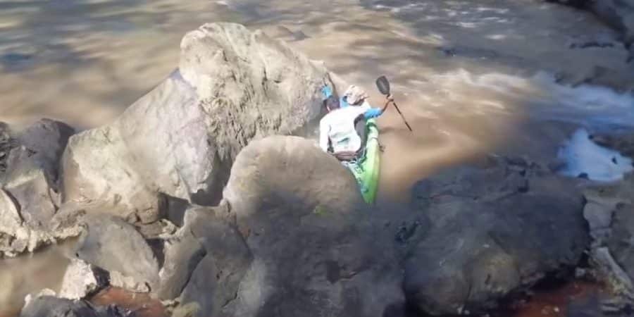 Video capta cuando kayakistas zarparon en río Turrubares; desaparición de ambos se reportó instantes después