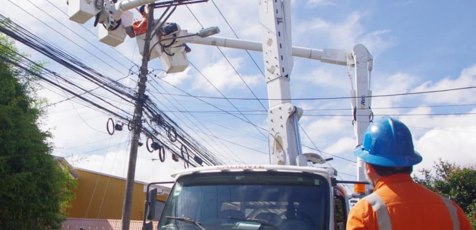 Fuerza y Luz reporta 8 sectores afectados y 650 clientes sin luz por los fuertes vientos este martes
