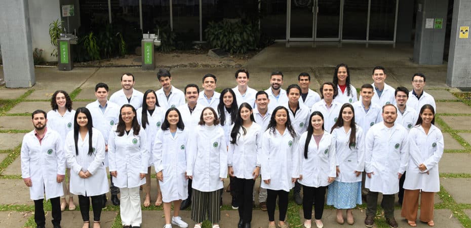 112 estudiantes de medicina de la UCR consiguen nota superior al promedio en prueba médica internacional y 31 recibieron reconocimiento