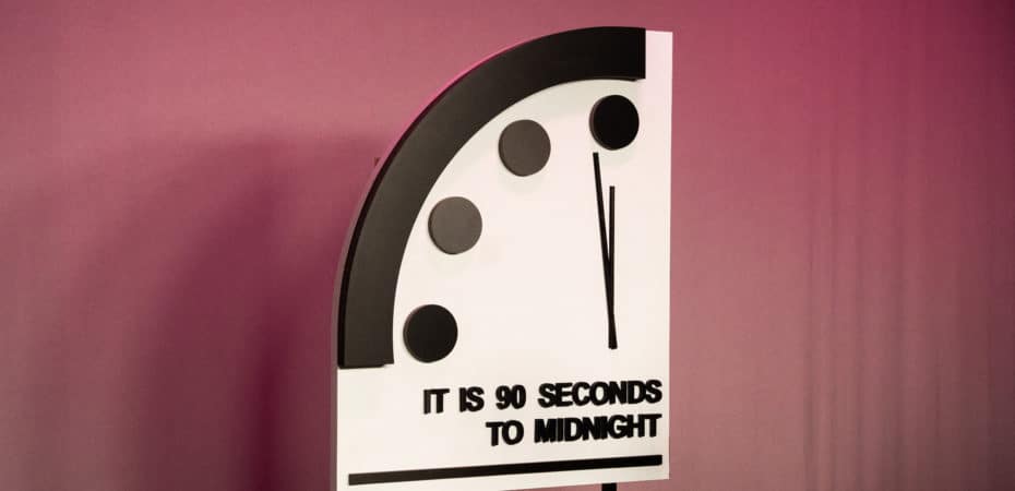 “Reloj del Juicio Final” queda a 90 segundos del límite y catástrofe global