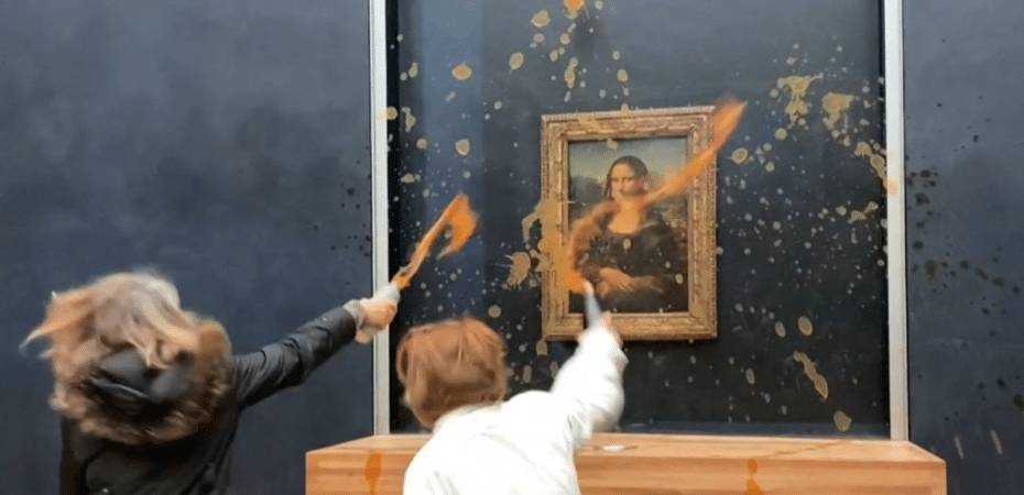 Activistas tiran sopa al cuadro de la Mona Lisa en el Museo del Louvre de París