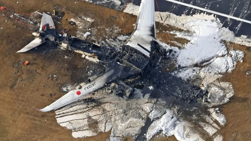 Los pilotos del vuelo de Japan Airlines no se dieron cuenta del incendio hasta que la tripulación les informó