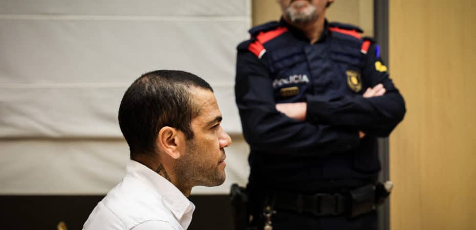 Exfutbolista Dani Alves comienza a ser juzgado por presunta violación en Barcelona