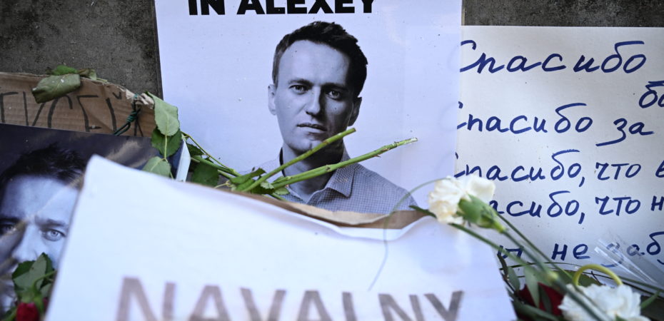 Miles de personas asisten al funeral del opositor ruso Alexéi Navalny