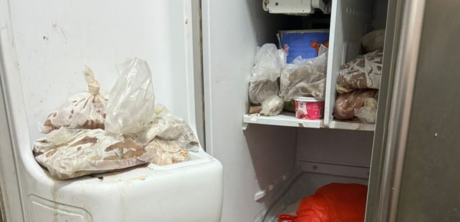 Autoridades decomisan 3.000 kilos de carne en mal estado cerca del barrio Chino