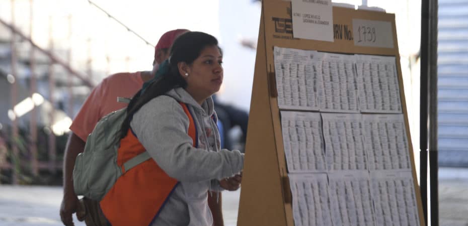 El Salvador vota en municipales, último eslabón del poder de Bukele