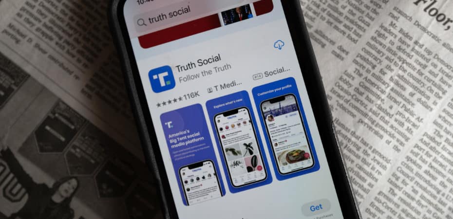 Truth Social, la empresa de redes sociales de Trump se dispara en su debut en bolsa