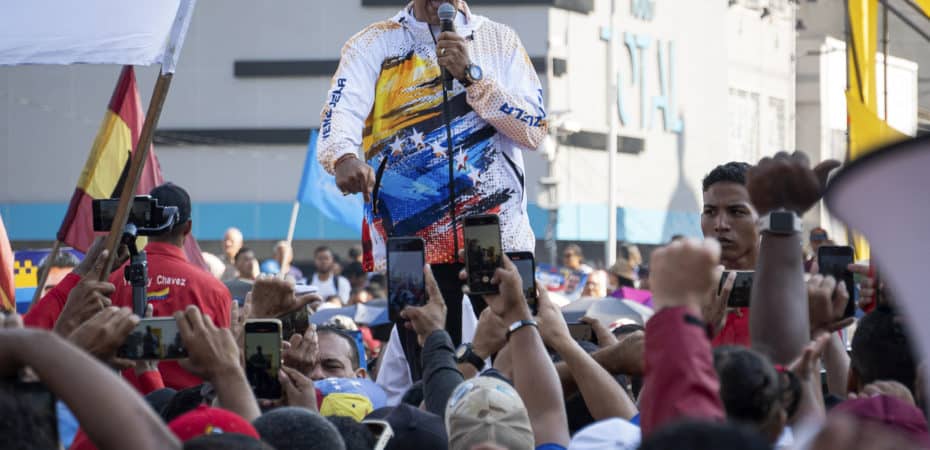 Oposición venezolana entra en presidenciales con dos candidatos y el reto de unirse