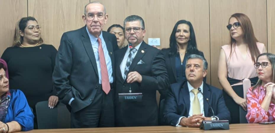 Gilberth Jiménez no renuncia a su aspiración a la presidencia legislativa: “si don Rodrigo no tiene los votos que lo indique”