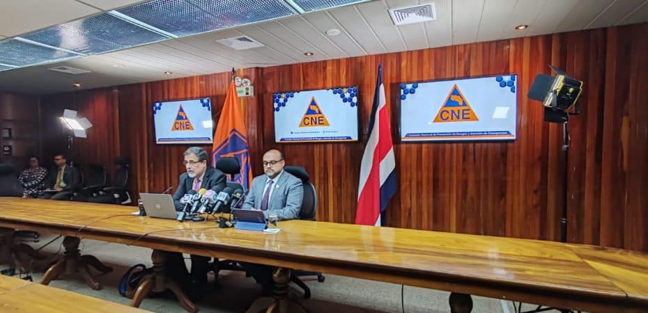 CNE rechaza responsabilidad política por decreto y licitación que le costó puesto a Luis Amador
