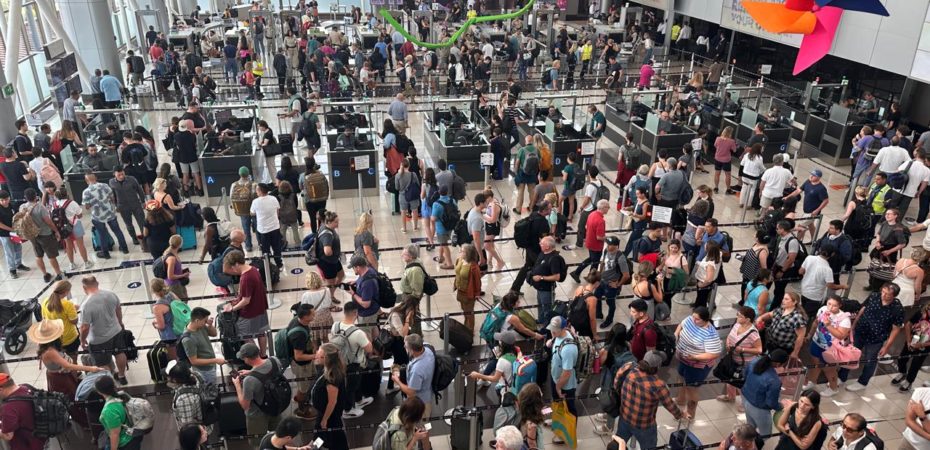 Videos | Alto movimiento en el Juan Santamaría: aeropuerto atiende 146 vuelos este sábado en inicio de Semana Santa