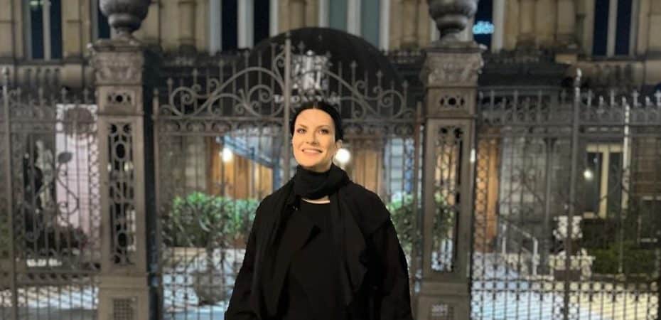 Fotos |  Laura Pausini caminó por San José centro y adelantó que omitirá canciones en su concierto de hoy