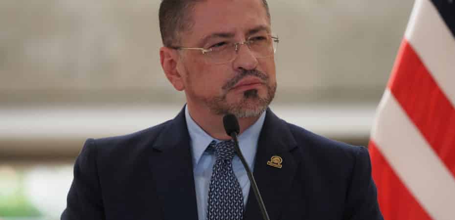 “Este tema no se va a quedar así”, dice presidente Chaves luego de que una jueza le suspendiera la Ruta del Arroz