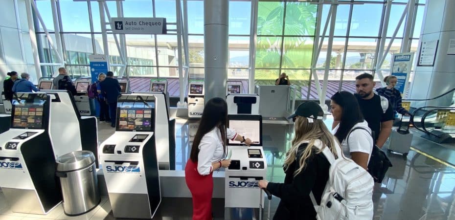 Aeropuerto Juan Santamaría cuenta con 55 nuevos quioscos de autochequeo en área de salidas internacionales