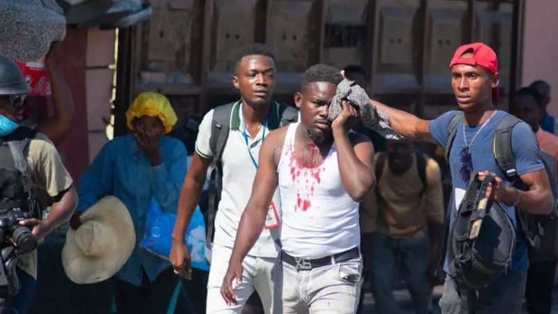 “No podemos salir por las explosiones y los disparos”: Haití al borde del colapso y la anarquía por la violencia de las bandas criminales