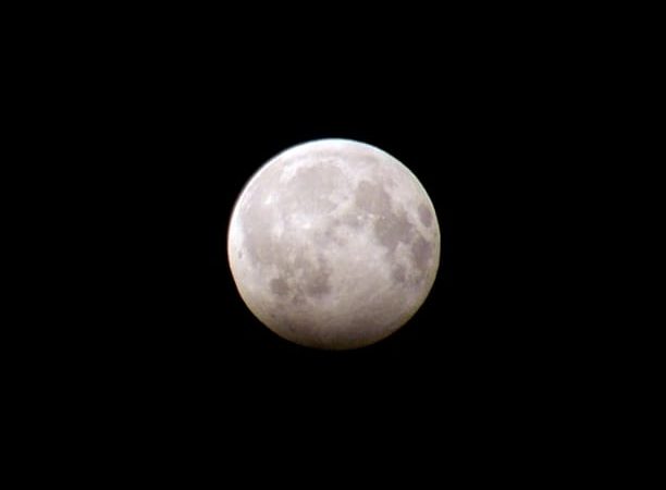 Eclipse penumbral esta noche y madrugada en Costa Rica: esta es la mejor hora para ver la luna
