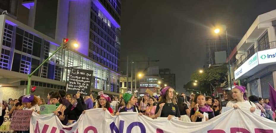Marcha del 8M en San José: mujeres exigen aborto legal y vivir libres de acoso