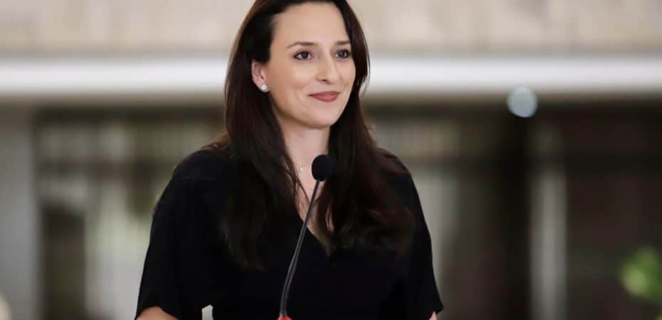 Natalia Díaz renuncia y Gobierno nombra a Laura Fernández como ministra de la Presidencia