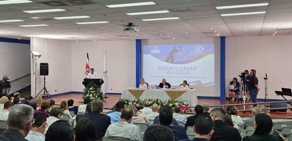 Con críticas hacia el Gobierno por falta de acciones, diputados celebraron sesión del Plenario en Alajuela