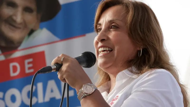 3 claves para entender el “caso Rolex” por el que allanaron la casa de la presidenta peruana, Dina Boluarte