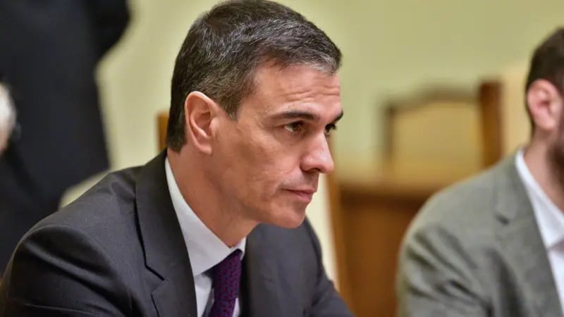 El presidente del gobierno español, Pedro Sánchez, no dimitirá tras las acusaciones contra su esposa