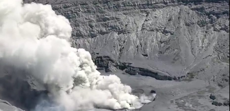 Parque Volcán Poás cerrado por al menos dos días ante constantes erupciones