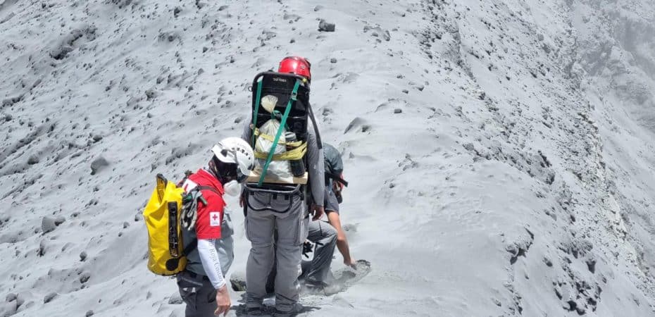 CCSS reporta 152 atenciones en personas cercanas al volcán Poás por afectaciones vinculadas a la salida de ceniza y gases
