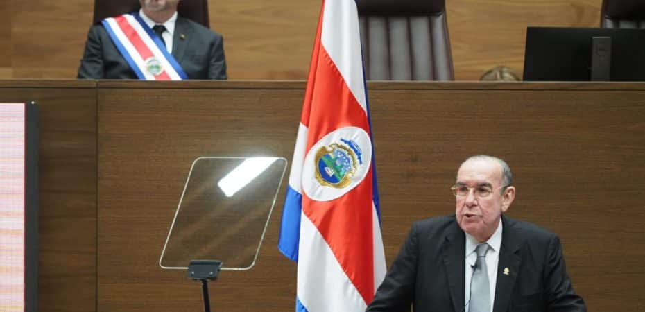 “Caprichoso y vengativo”, califica Rodrigo Arias la propuesta del presidente Chaves de convocar a referéndum