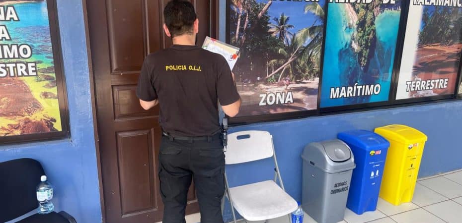 Fiscalía allana Municipalidad de Talamanca por denuncias de tala de árboles en Manzanillo