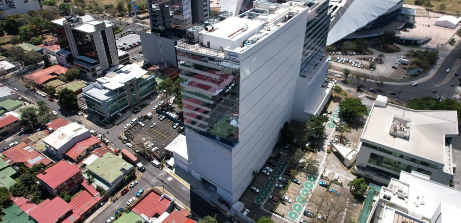 Roche inauguró edificio de 21 pisos en La Sabana para consolidar operaciones regionales en Costa Rica
