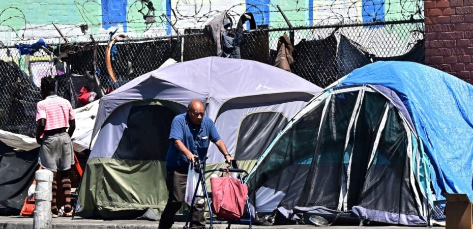Corte Suprema de EE.UU. confirma prohibición de dormir en la calle a personas sin hogar