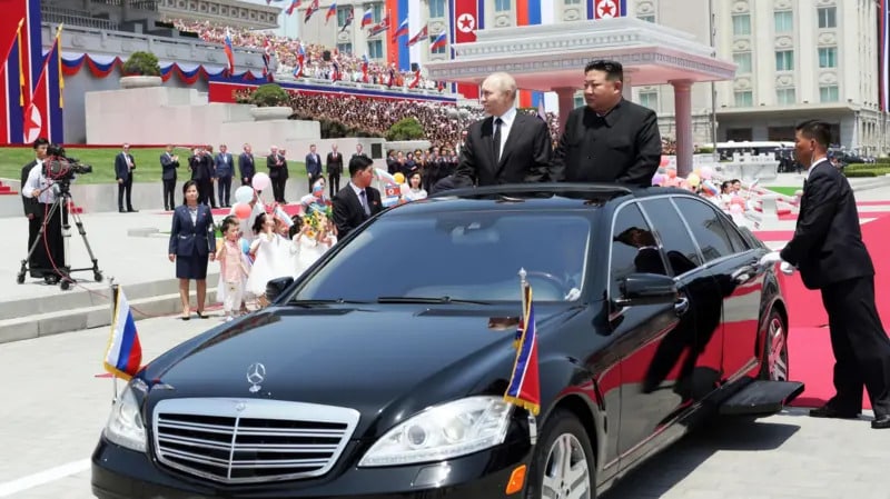 Putin y Kim: las imágenes del grandilocuente recibimiento del líder de Corea del Norte al presidente de Rusia