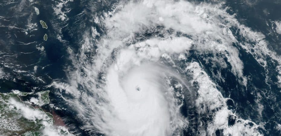 El huracán Beryl alcanza categoría 4 de “extremadamente peligroso” y toca tierra en Granada